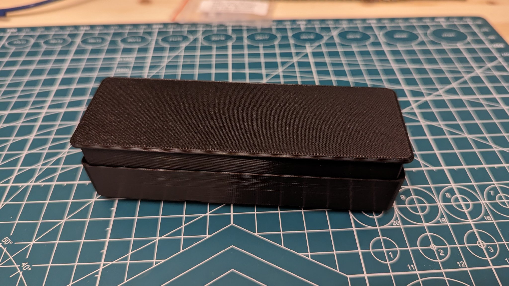 Nắp Gridfinity cho hộp CR2450 3x1