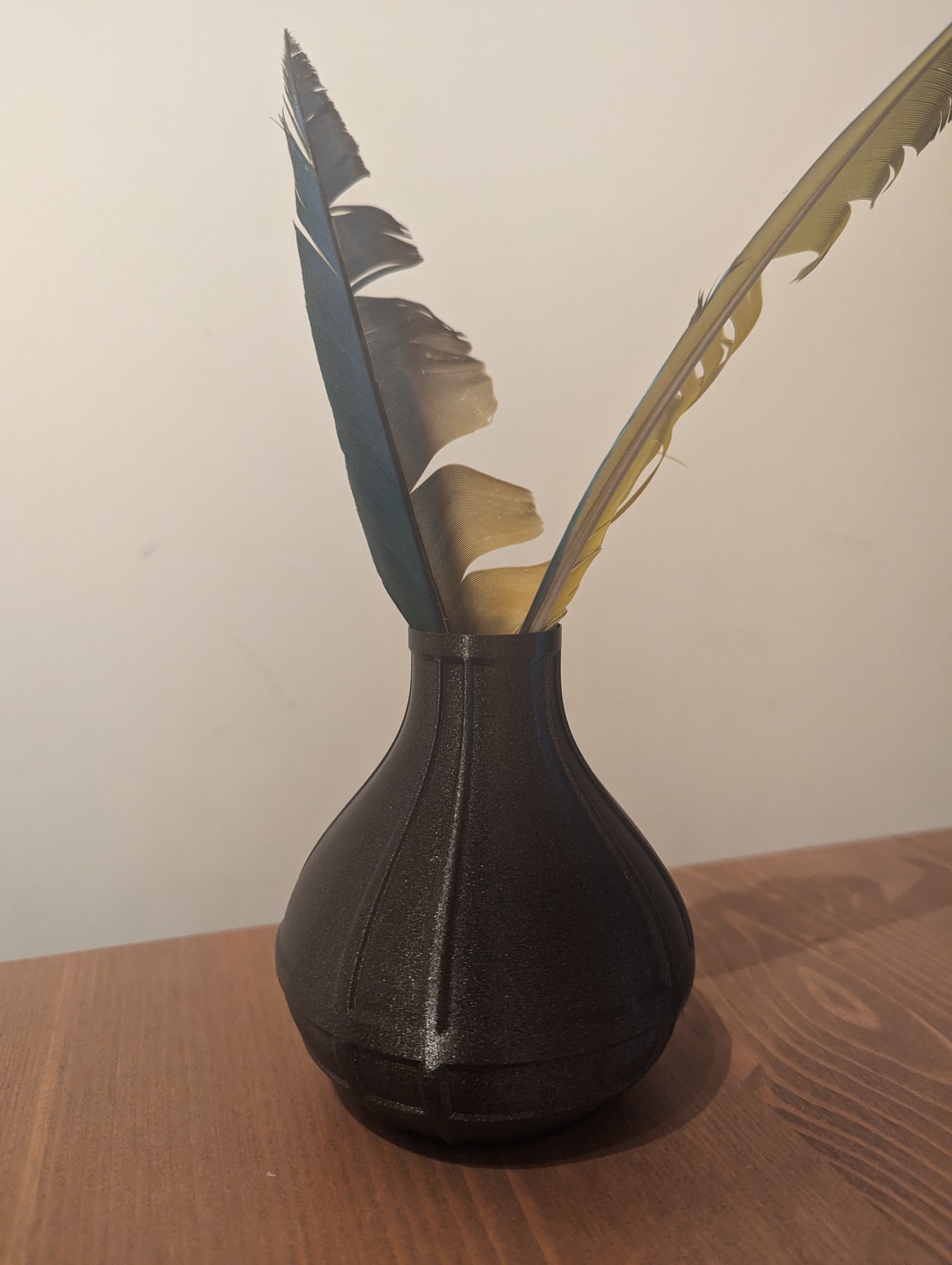 Bình hoa lấy cảm hứng từ trò chơi Jeu de Boules