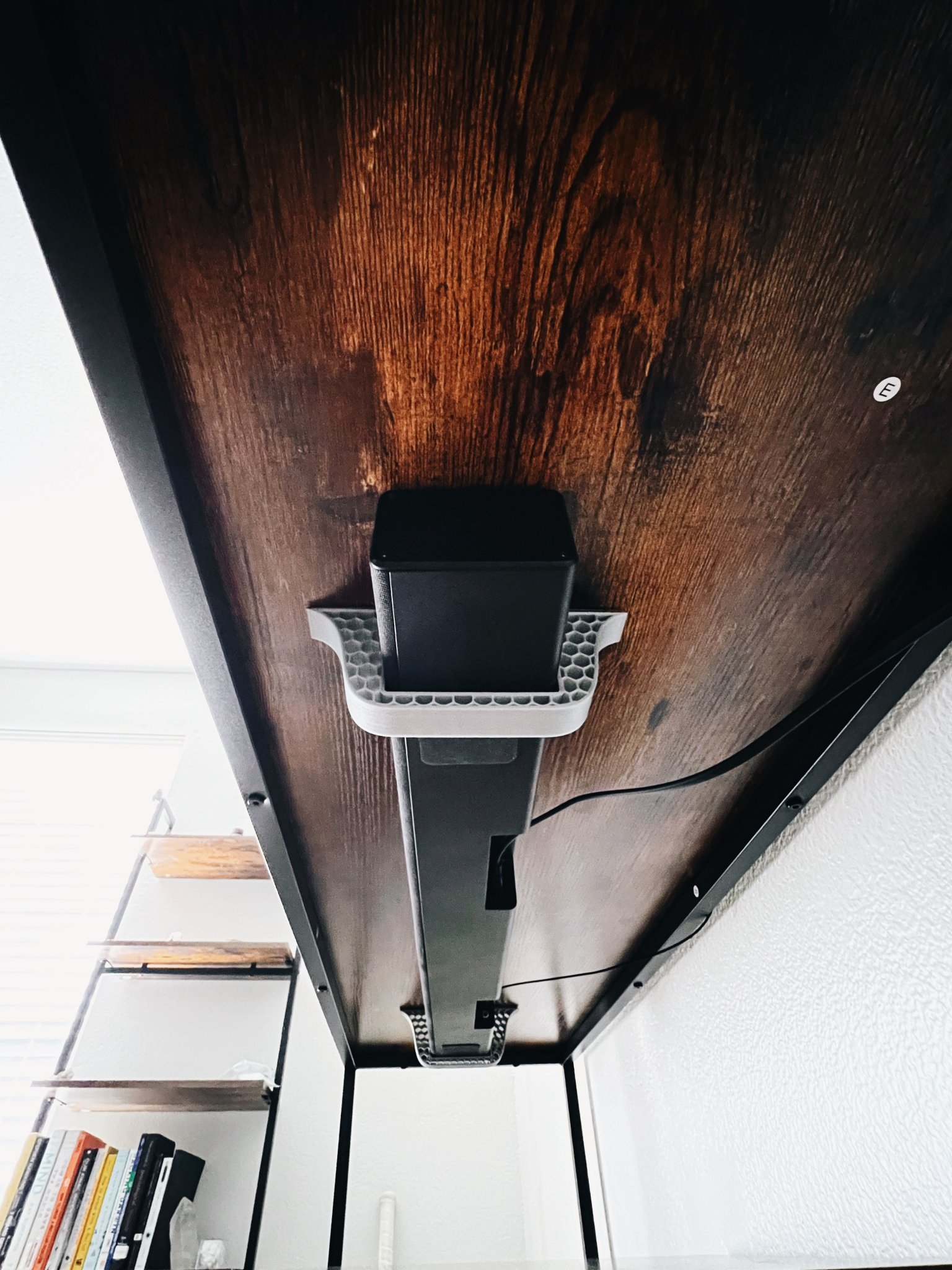 Giá đỡ thanh âm Vizio lắp dưới bàn làm việc