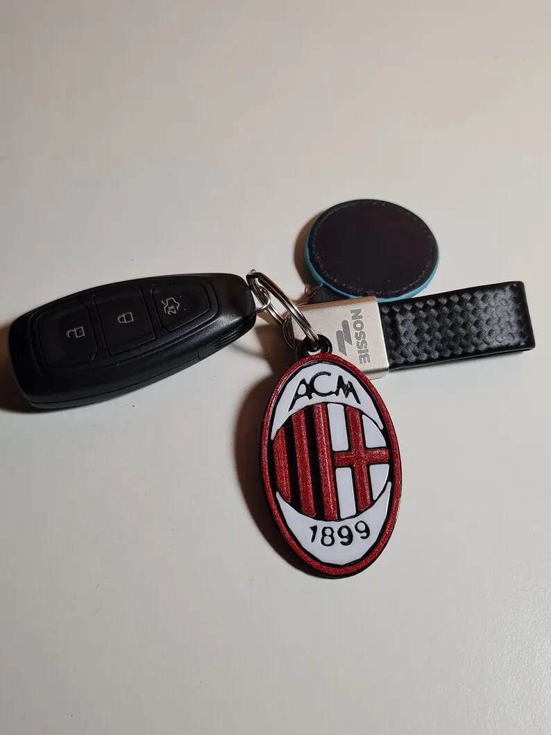 Móc khóa AC Milan in 3D với màu sắc đen, trắng và đỏ