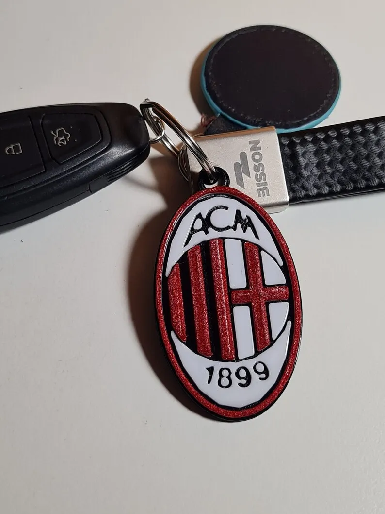 Móc khóa AC Milan in 3D với màu sắc đen, trắng và đỏ