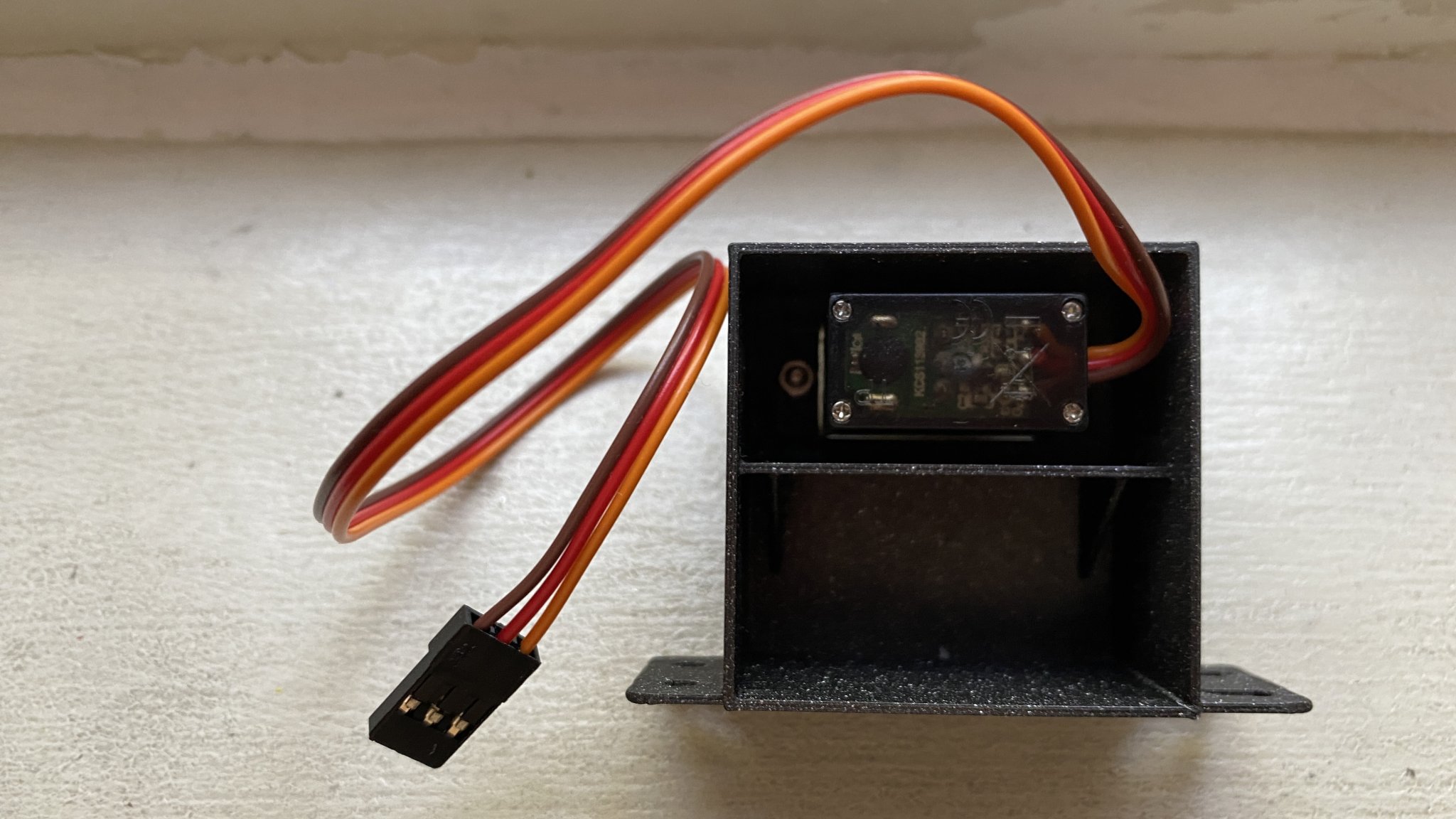 Hộp chứa động cơ servo cho dự án điện tử