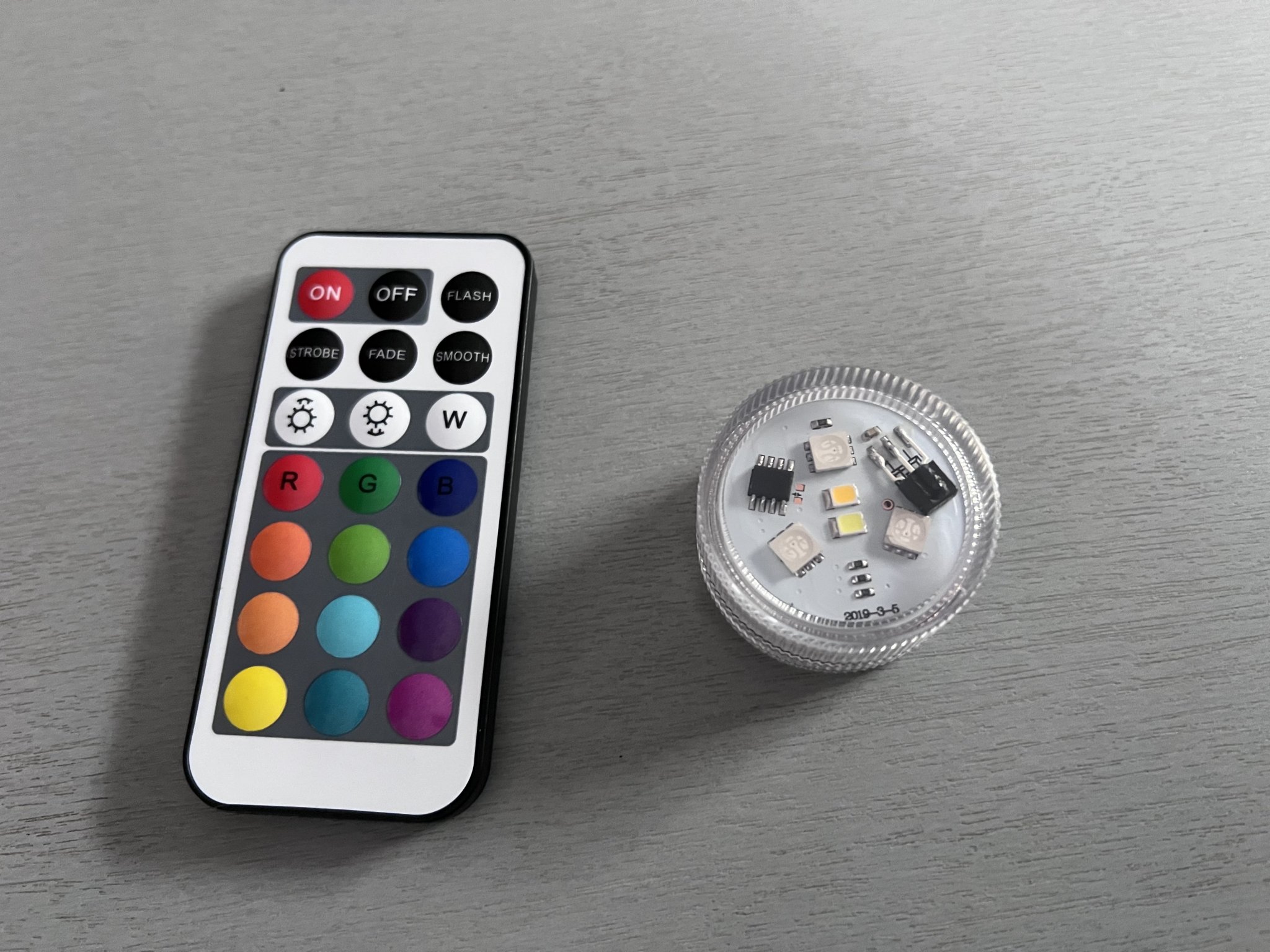 Đèn LED hình tinh thể nhỏ gọn