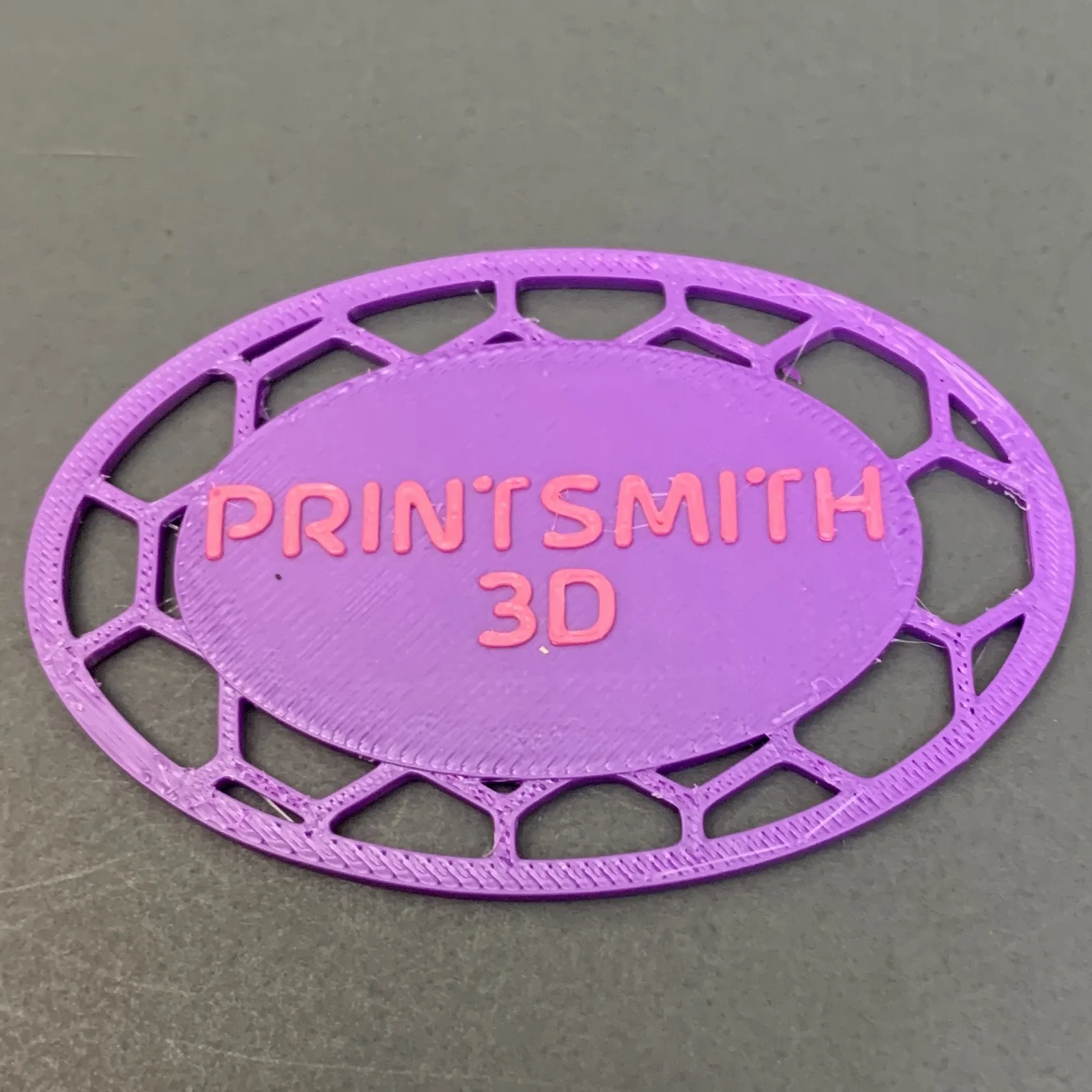 Móc khóa hình lục giác tùy chỉnh kiểu tổ ong