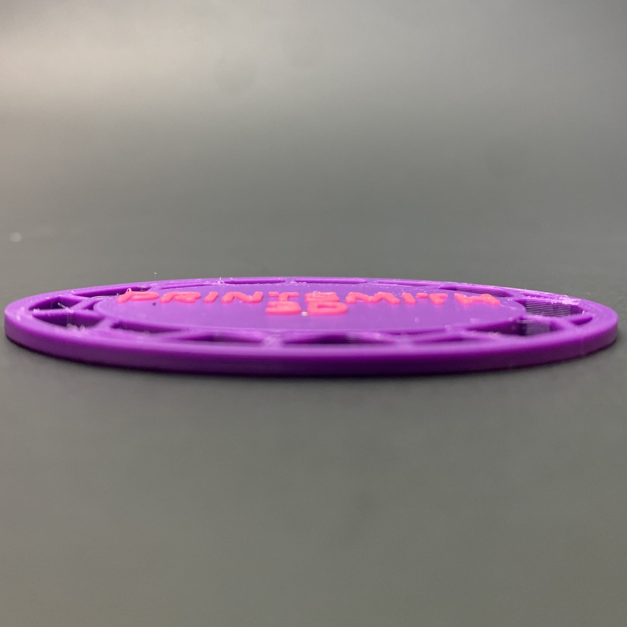 Móc khóa hình lục giác tùy chỉnh kiểu tổ ong