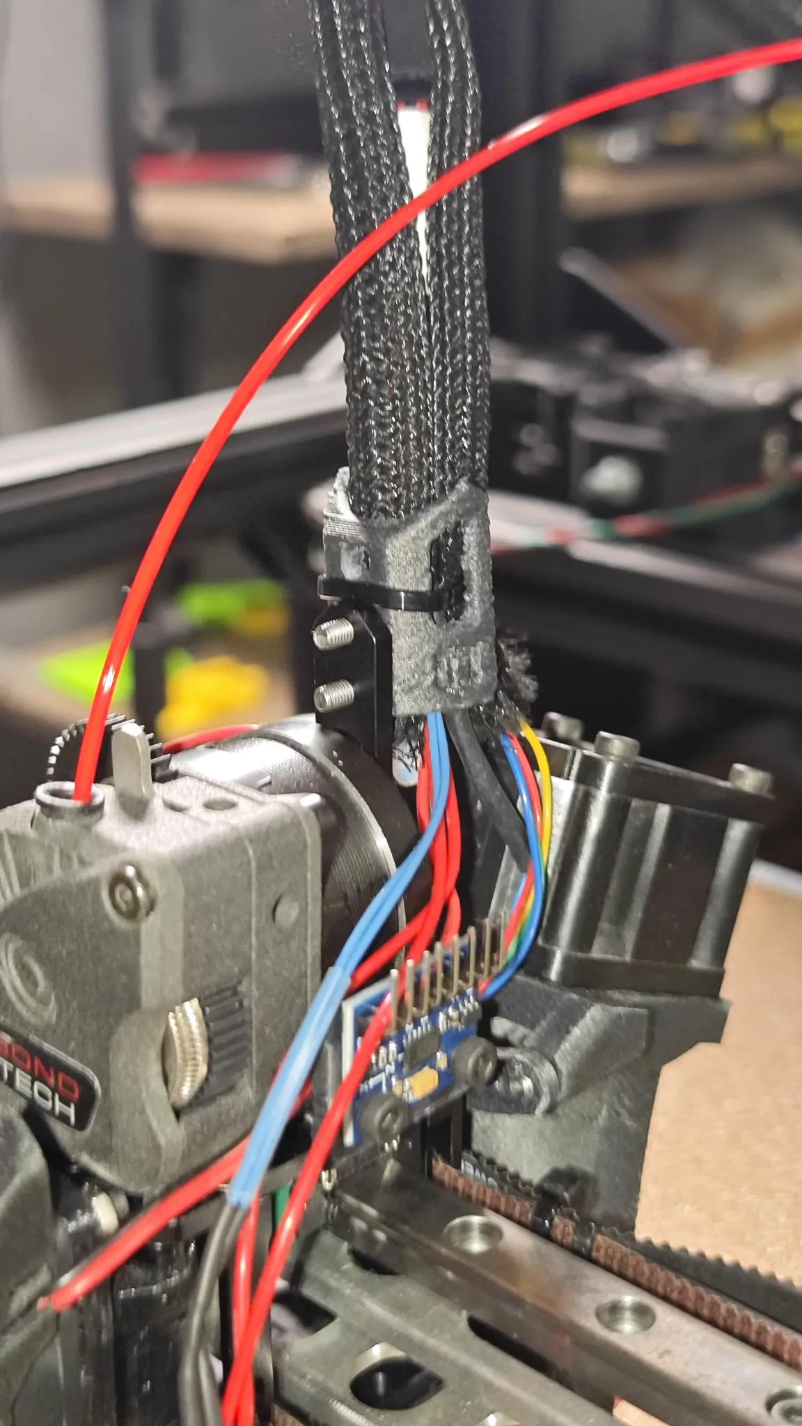 Giá đỡ cáp dài cho đầu in VZ CNC