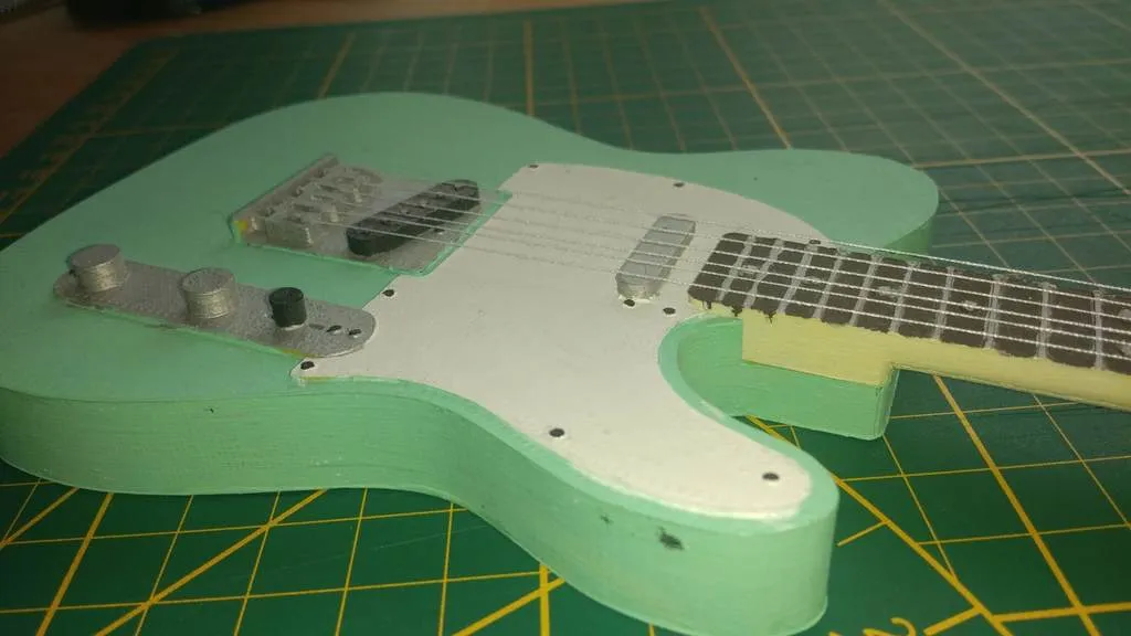 Mô hình guitar Fender Telecaster tỷ lệ 30%