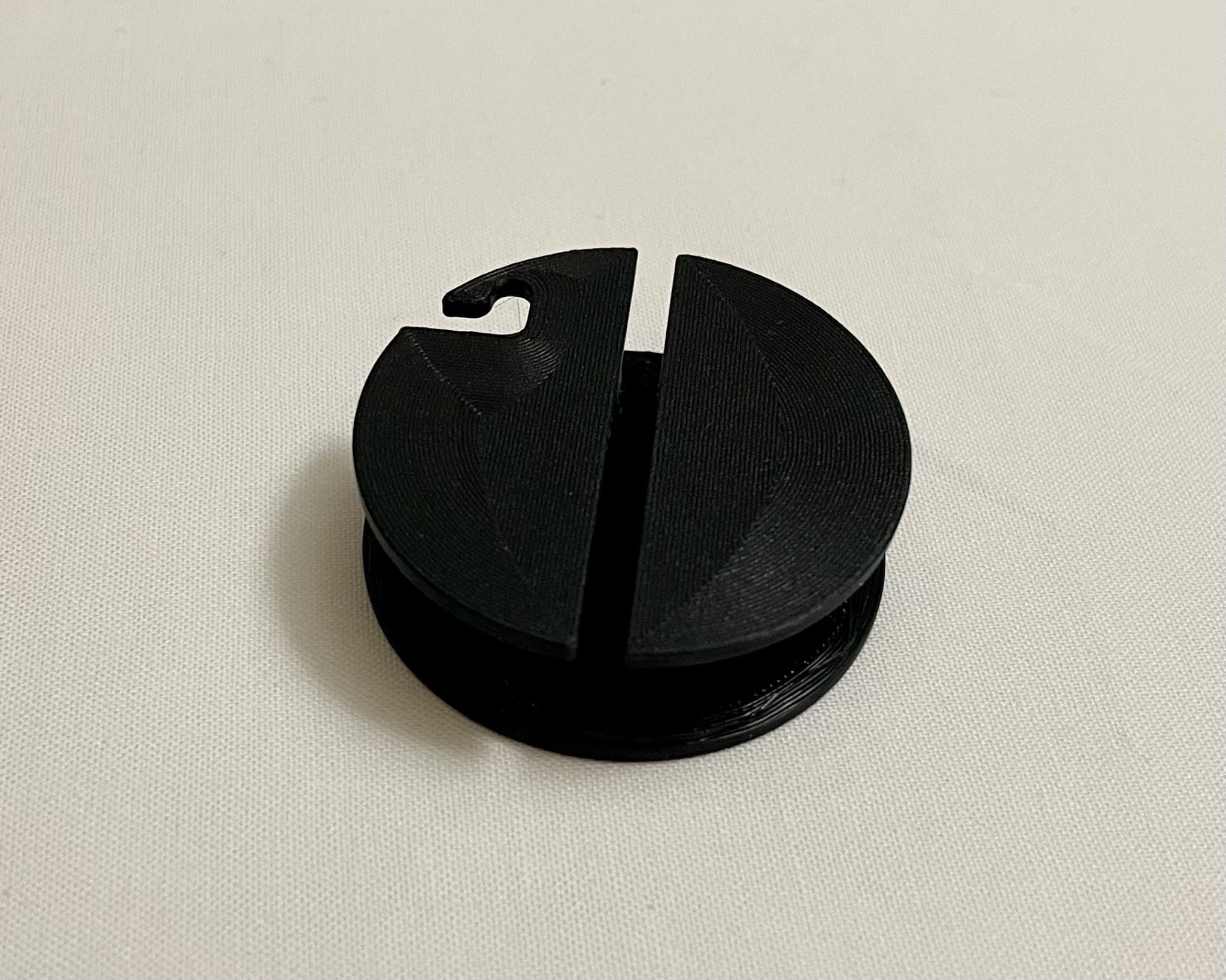 Giá đỡ dây sạc ô tô Cord Wrangler