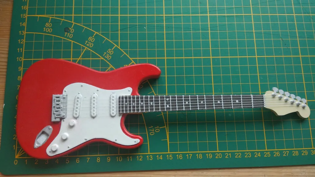 Mô hình guitar điện Fender Stratocaster mini 1:1