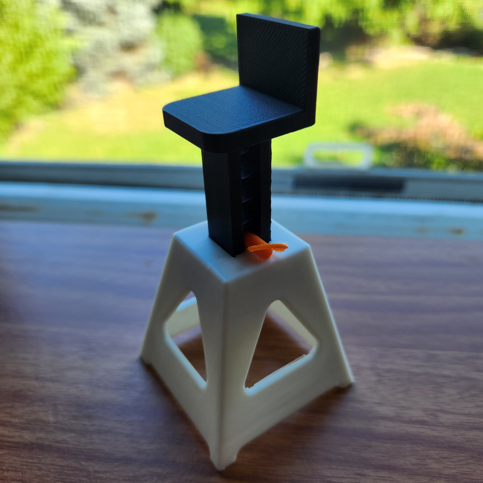 Giá đỡ GPU kiểu Mini Jack Stand độc đáo