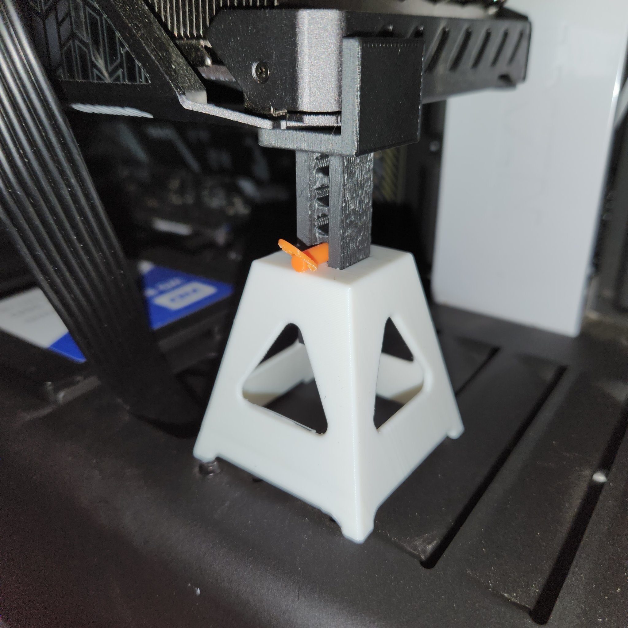 Giá đỡ GPU kiểu Mini Jack Stand độc đáo