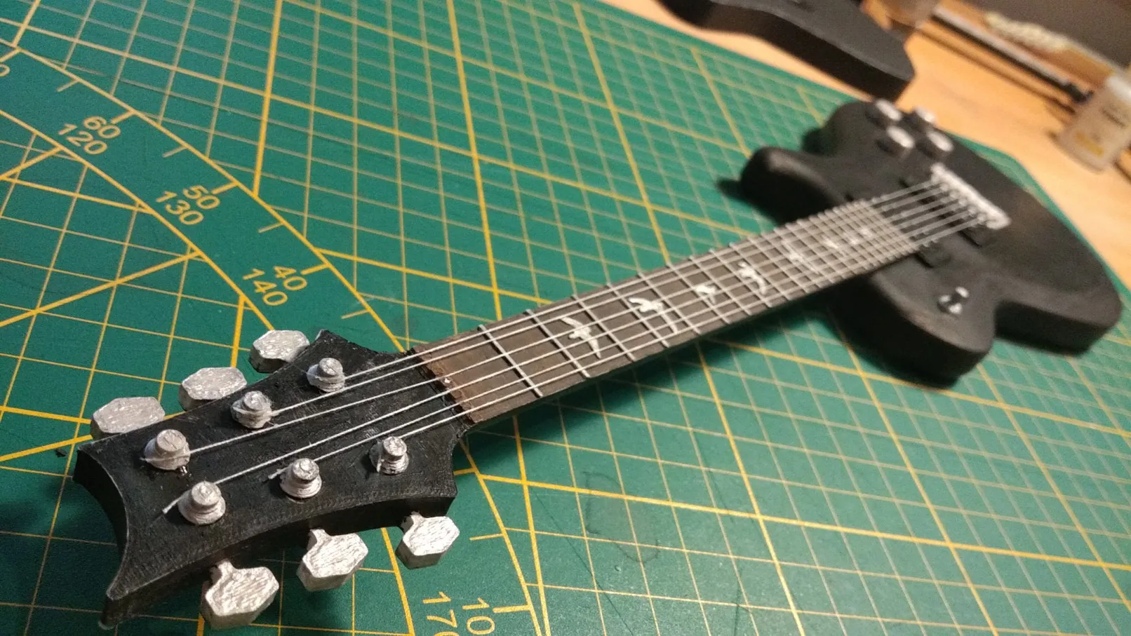 Mô hình guitar điện PRS Mark Tremonti chi tiết