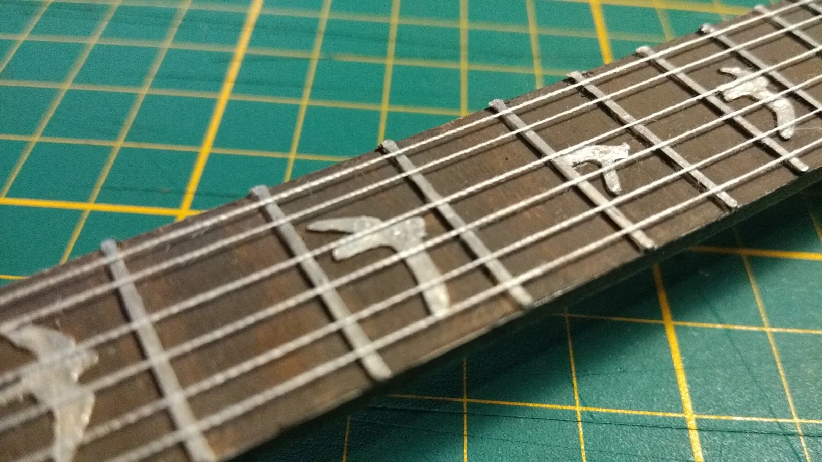 Mô hình guitar điện PRS Mark Tremonti chi tiết