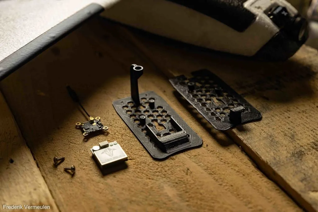 Nắp che ESC ZoHD Dart 250 và giá đỡ VTX, GPS