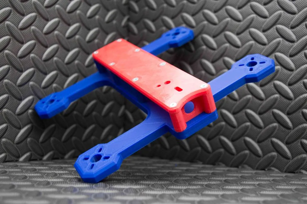 Khung drone FPV 4 inch với động cơ 2204 2300kv