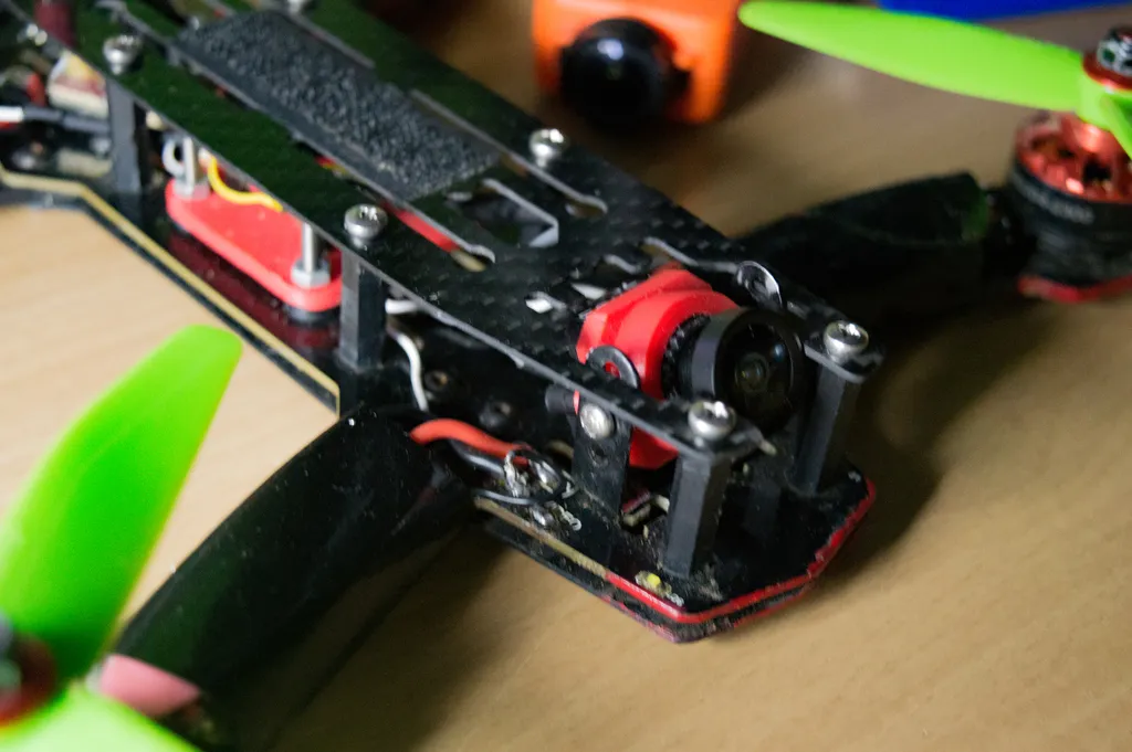 Giá đỡ camera FPV cho drone với khung U fatshark cmos 700 v2