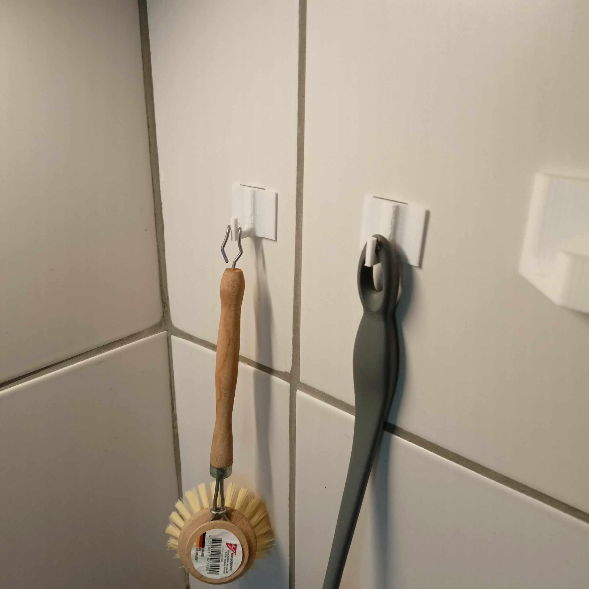 Móc treo tường với nhiều tùy chọn lắp đặt