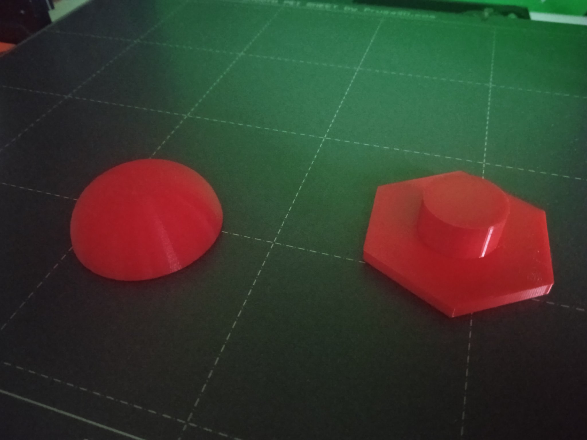 Mô hình nút bấm đơn giản với 2 phần