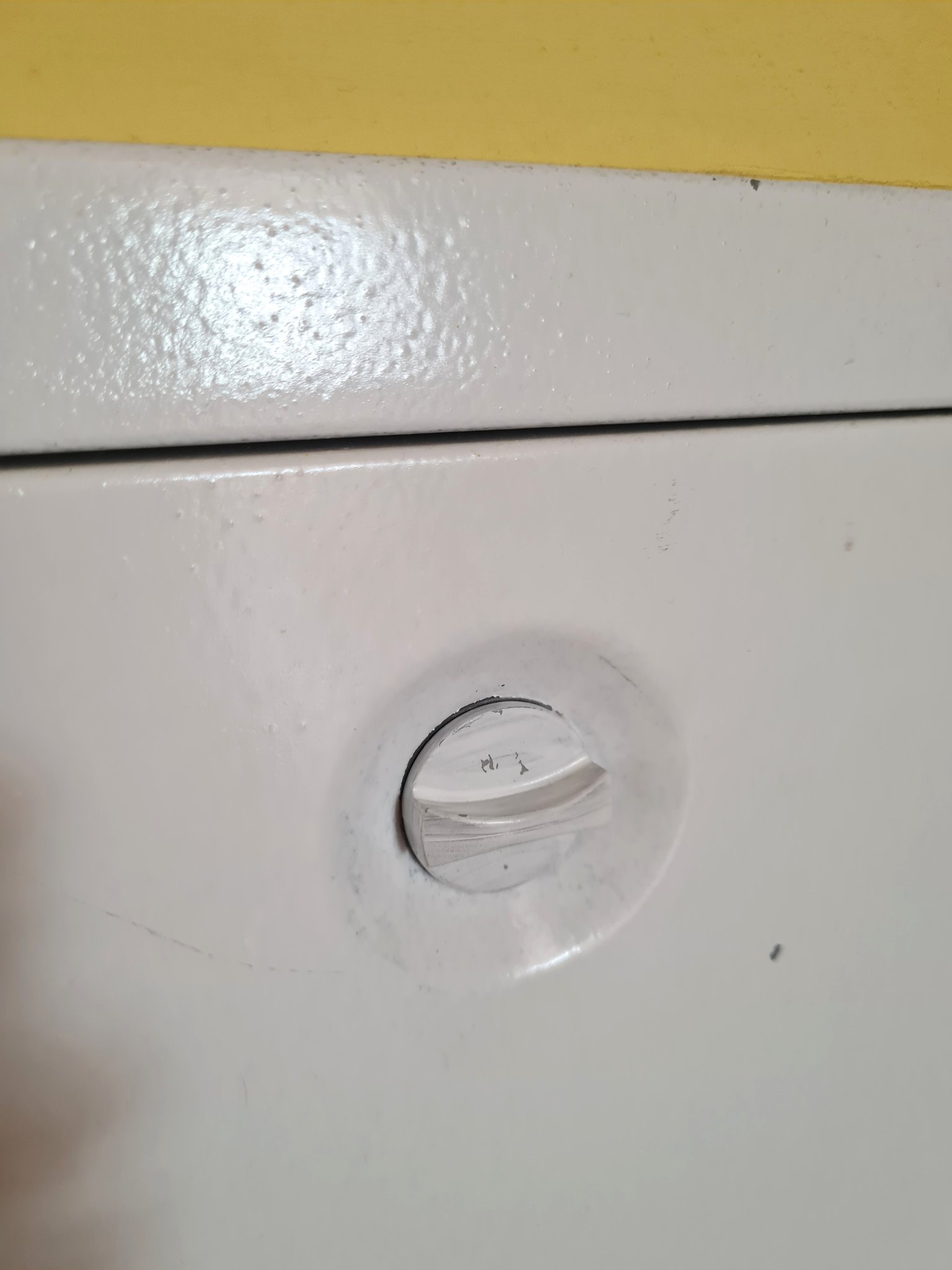 Thay thế thiết bị khóa cho cửa chặn phân phối nhiệt