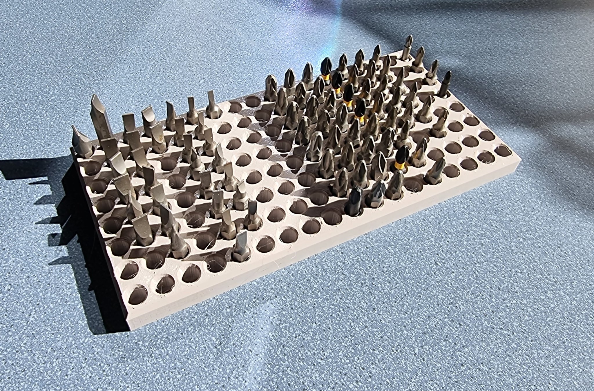 Giá đỡ bit với kích thước 100 x 200mm và 144 vị trí