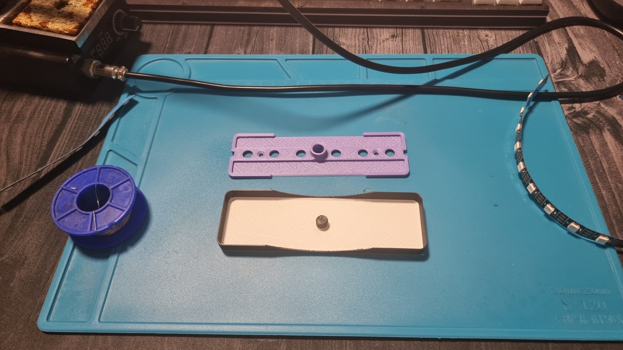 Vỏ tháp AK620 / AK400 với đèn LED khuếch tán