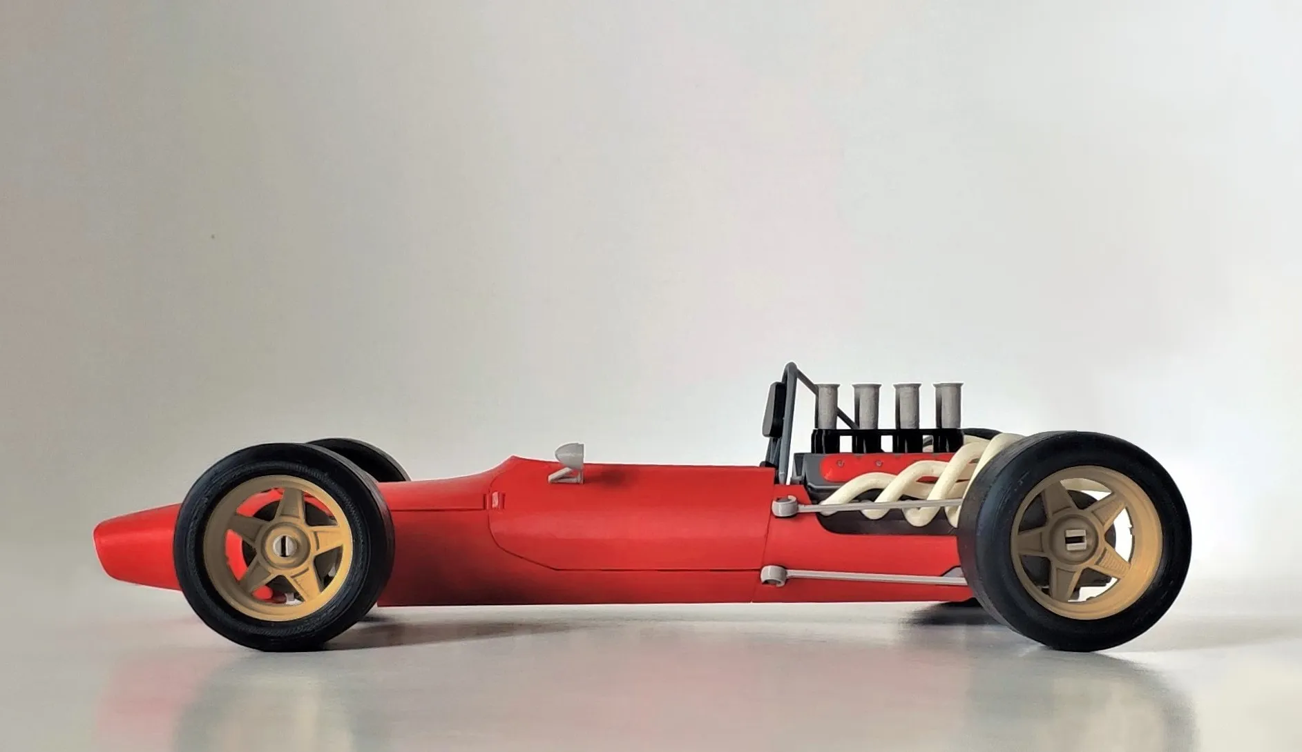 Mô hình xe đua SCARBO SVF1 với cửa và động cơ hoạt động