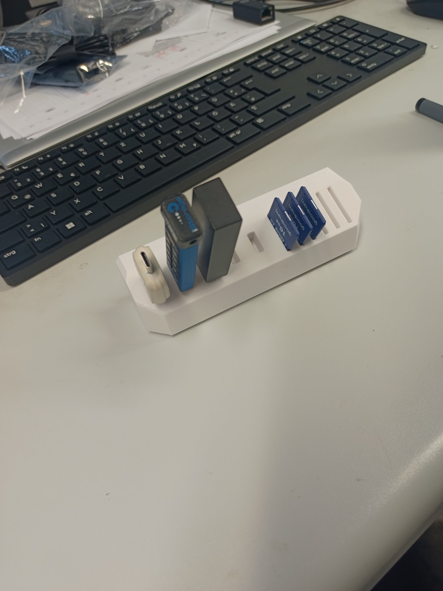 Giá đỡ USB-Flashdrive và SD-Card cho Cooler Master QUBE 500