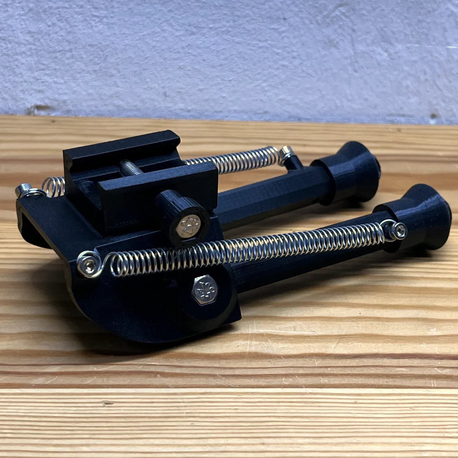 Giá đỡ hai chân cho súng hơi Artemis CP1-M