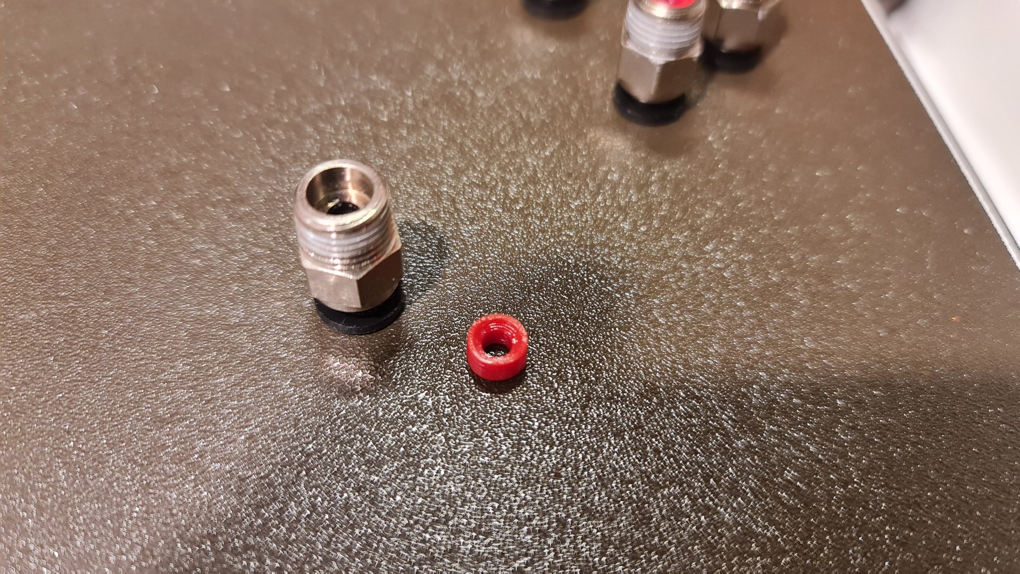 Nắp trong PC4-01 cho việc chèn filament dễ dàng