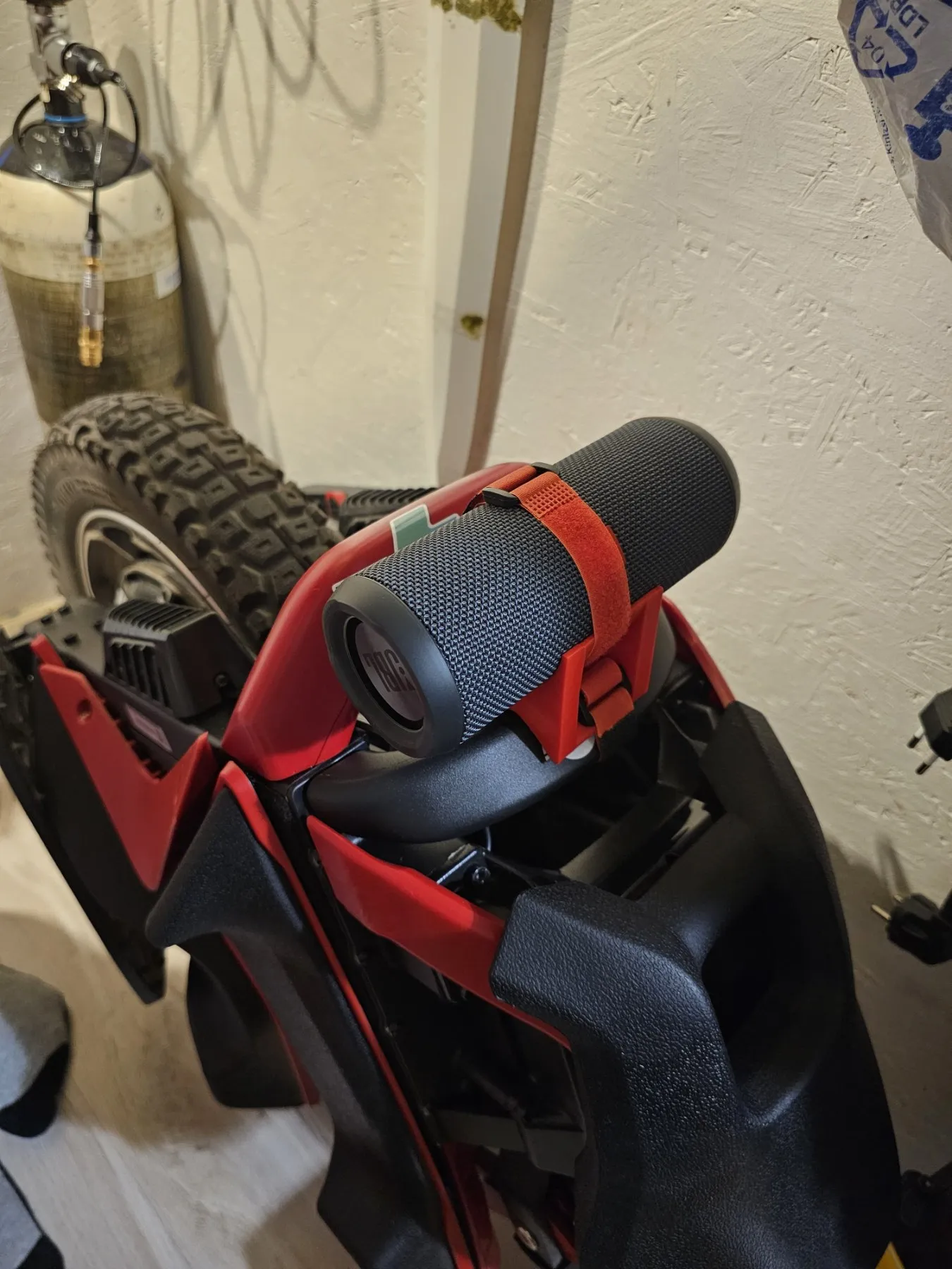 Giá đỡ thiết bị JBL Kingsong S22 cho xe điện