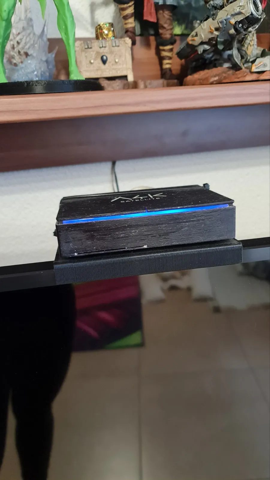 Giá đỡ TV cho hộp vệ tinh