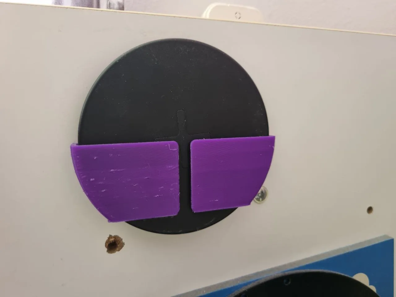 Giá đỡ tường cho bộ sạc không dây Livboj của Ikea