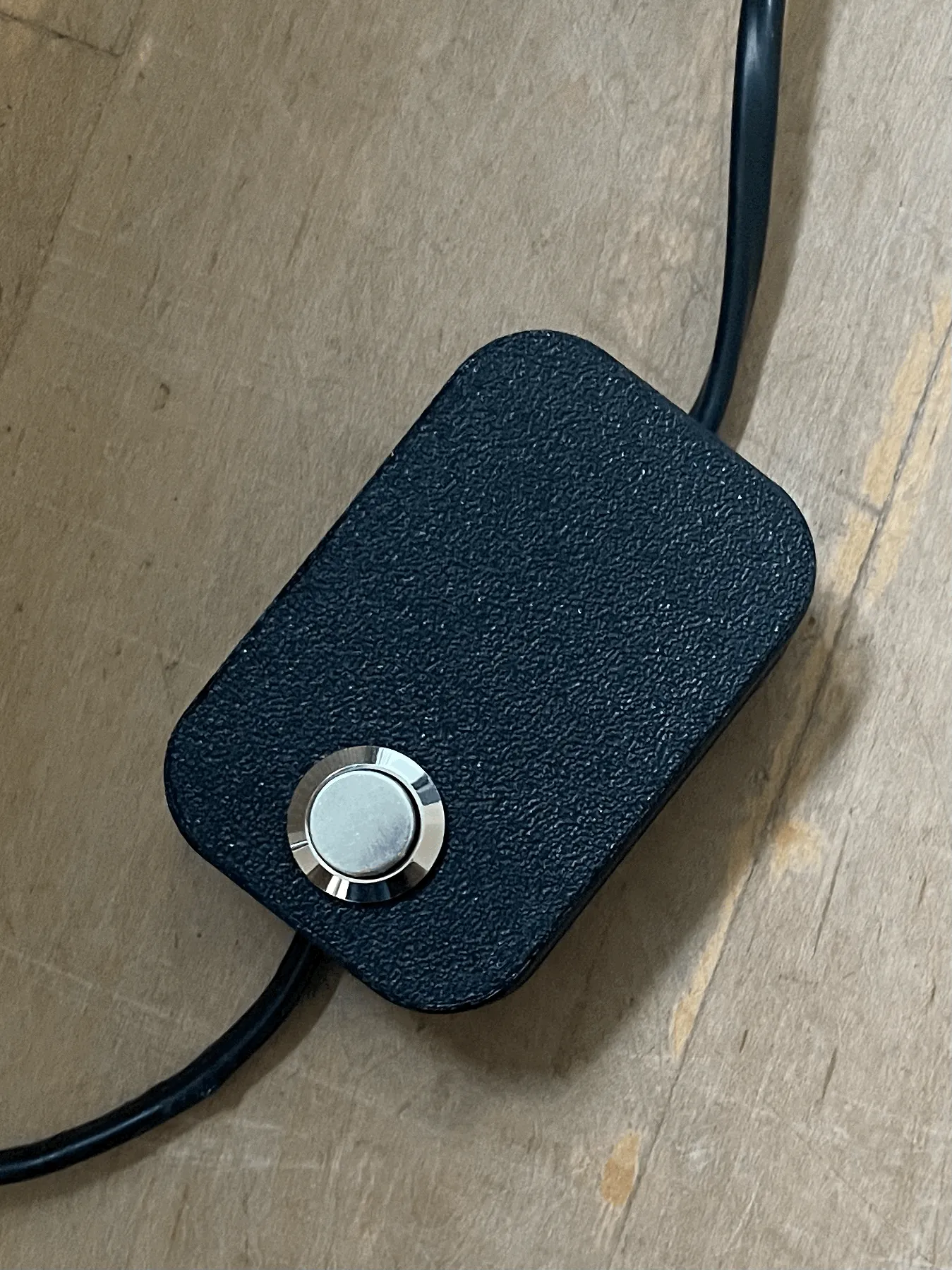 Vỏ bọc cho thiết bị Shelly Plus với nút bấm 16mm