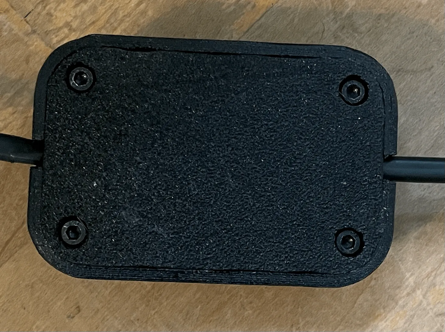 Vỏ bọc cho thiết bị Shelly Plus với nút bấm 16mm