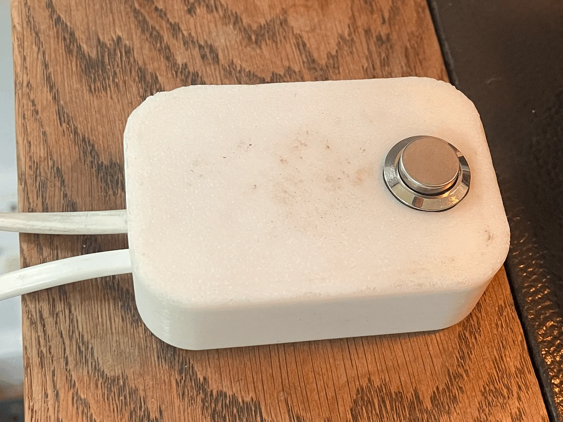 Vỏ bọc cho thiết bị Shelly Plus với nút bấm 16mm