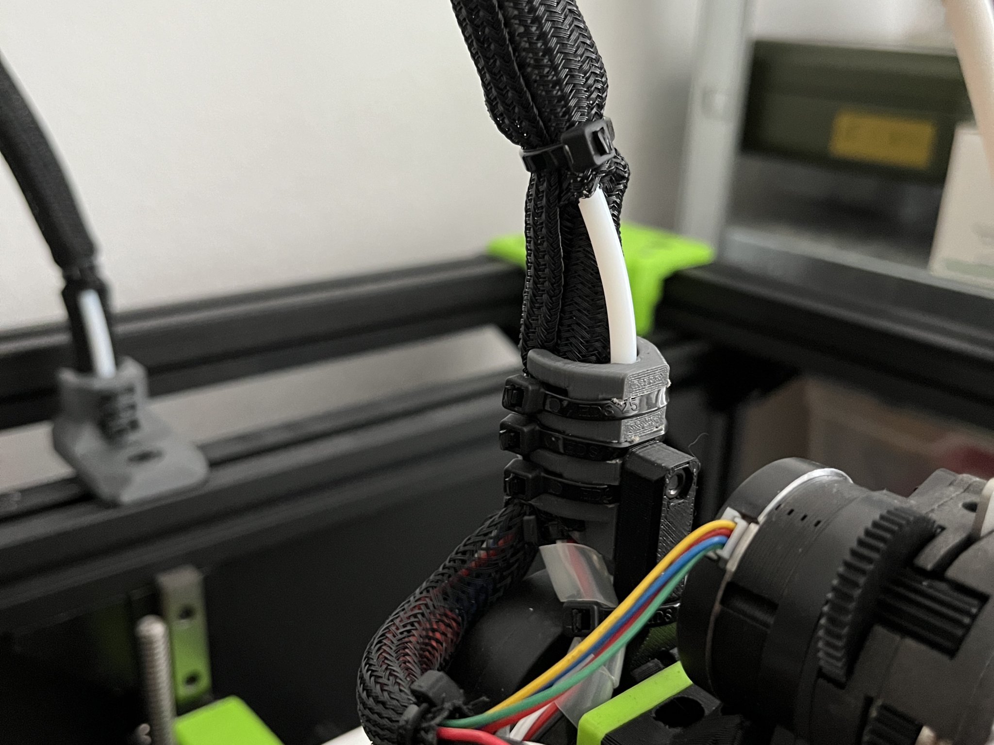 Hướng dẫn dây EVA V-Core 3 với lỗ cho ống PTFE