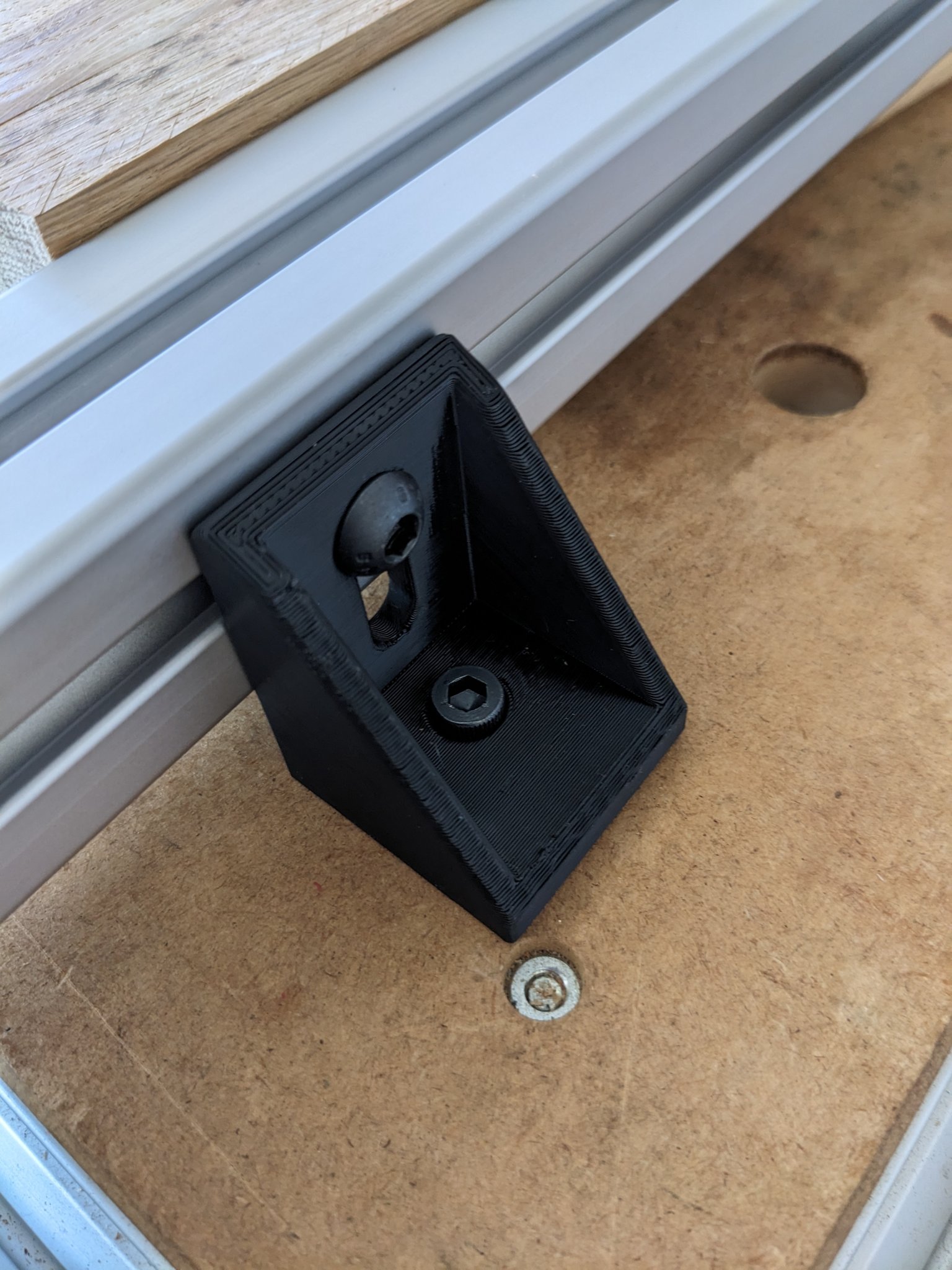 Ray hỗ trợ chống trượt cho bàn MFT