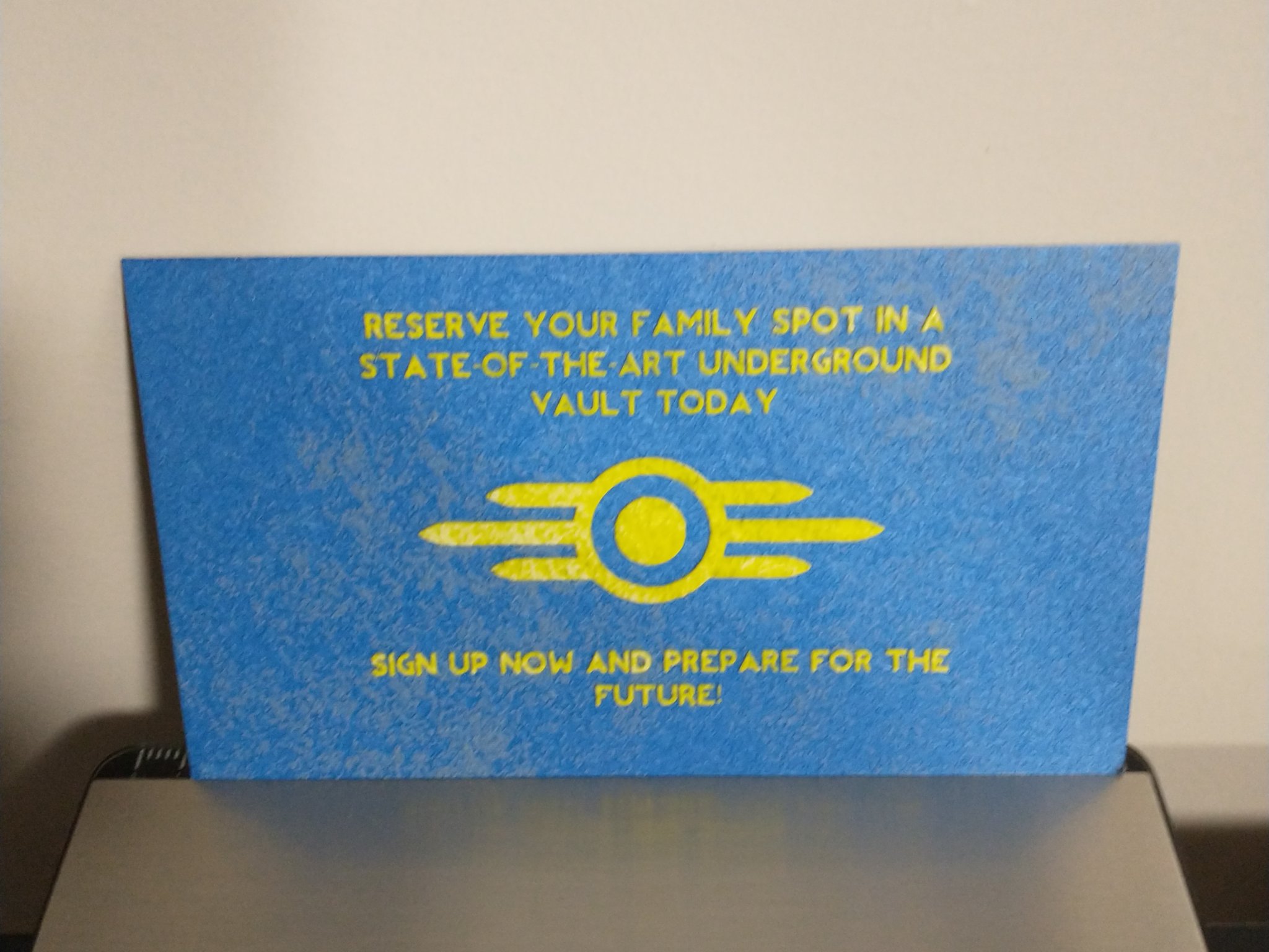 Quảng cáo Vault cũ - Fallout (Hueforge)