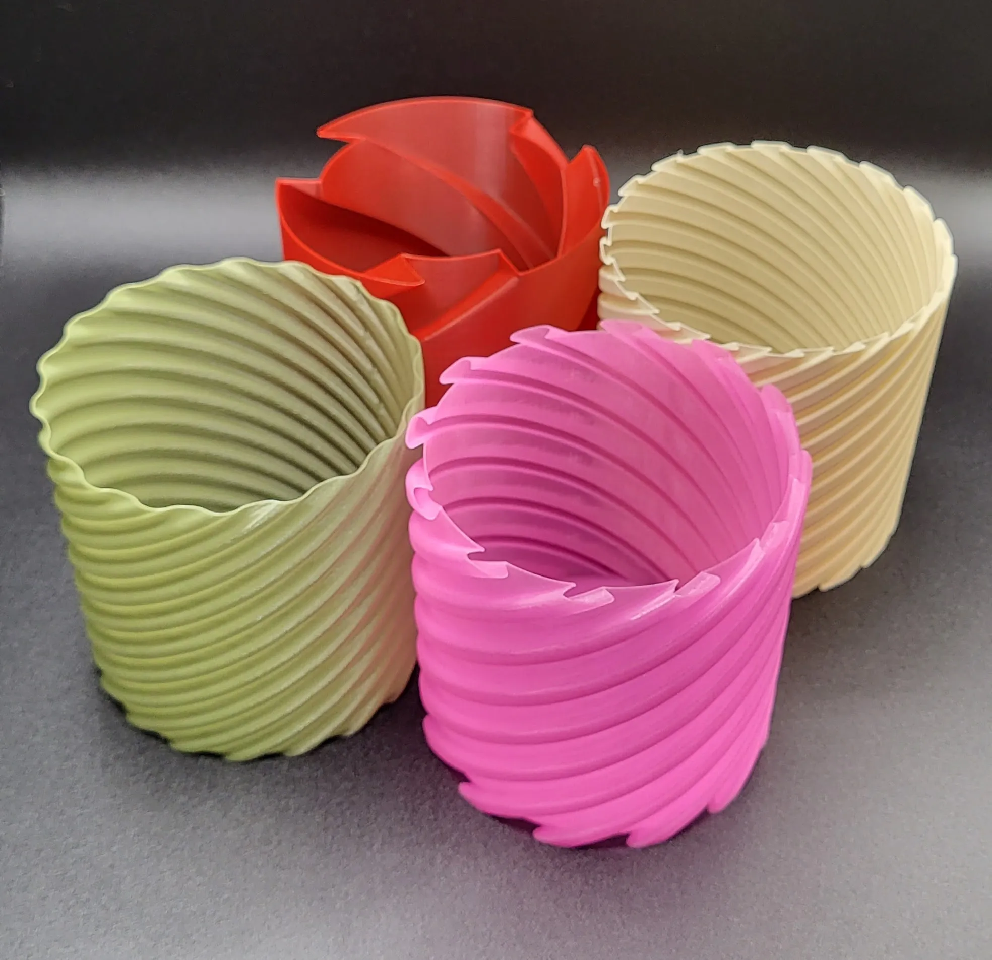 Bình hoa xoắn độc đáo cho chế độ in vase