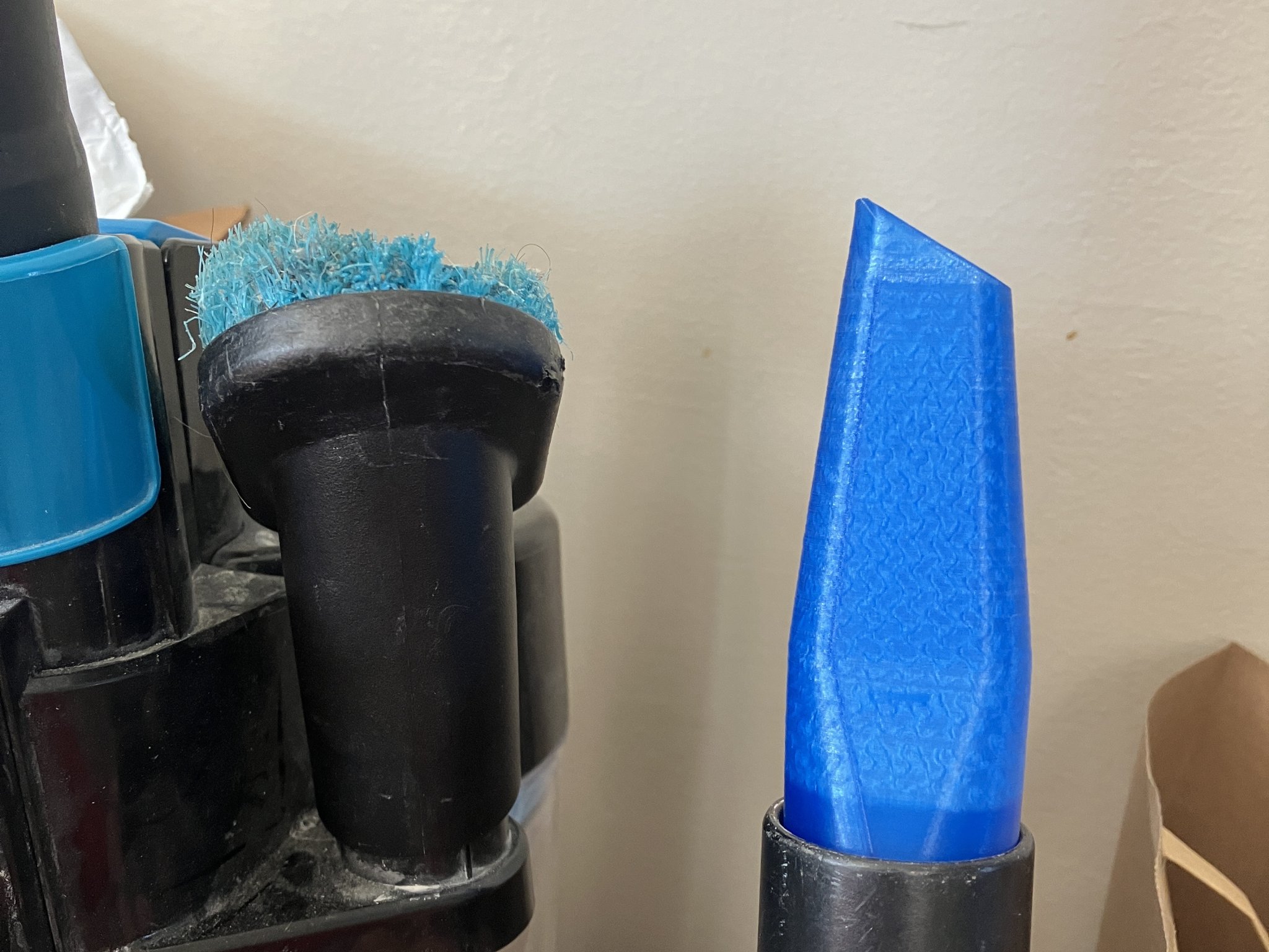 Phụ kiện hút bụi thay thế Bissel với đầu mũi chéo