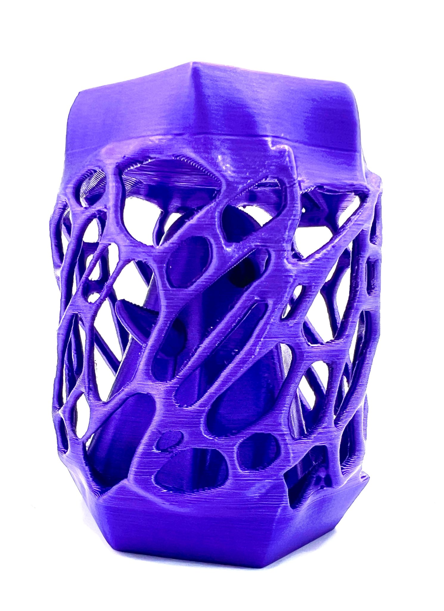 Ma dễ thương trong lồng trang trí Halloween