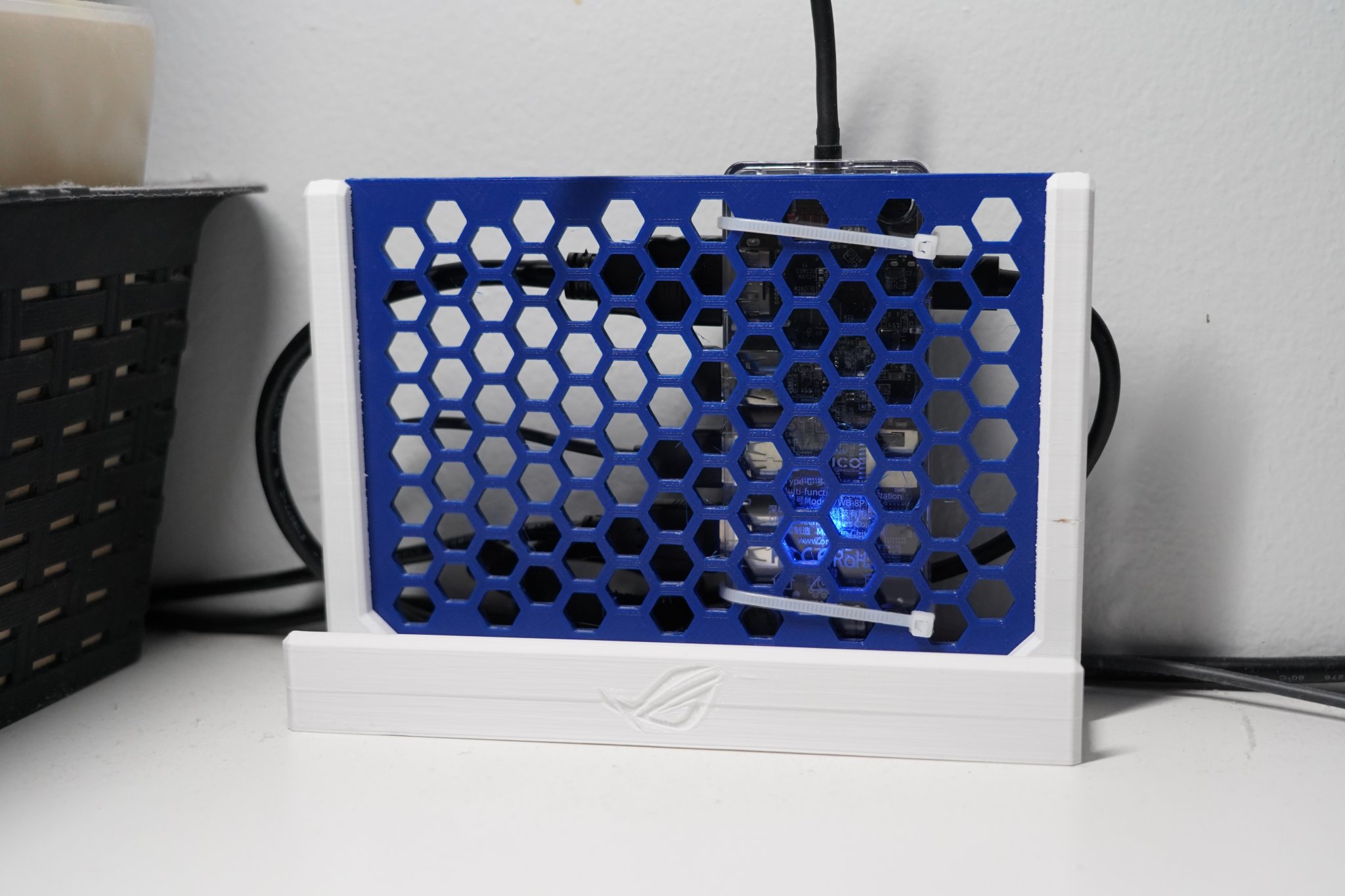 Đế docking ROG Ally cho màn hình và TV