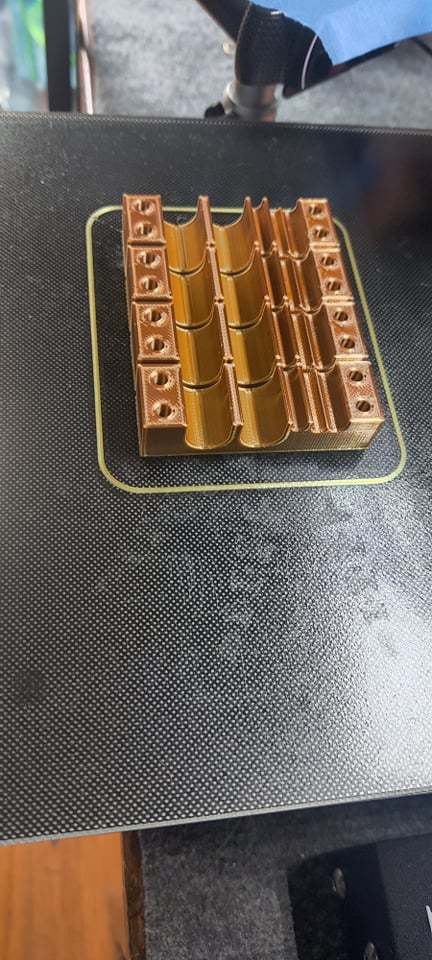 Giá đỡ dây điện cho bộ khuếch đại âm thanh