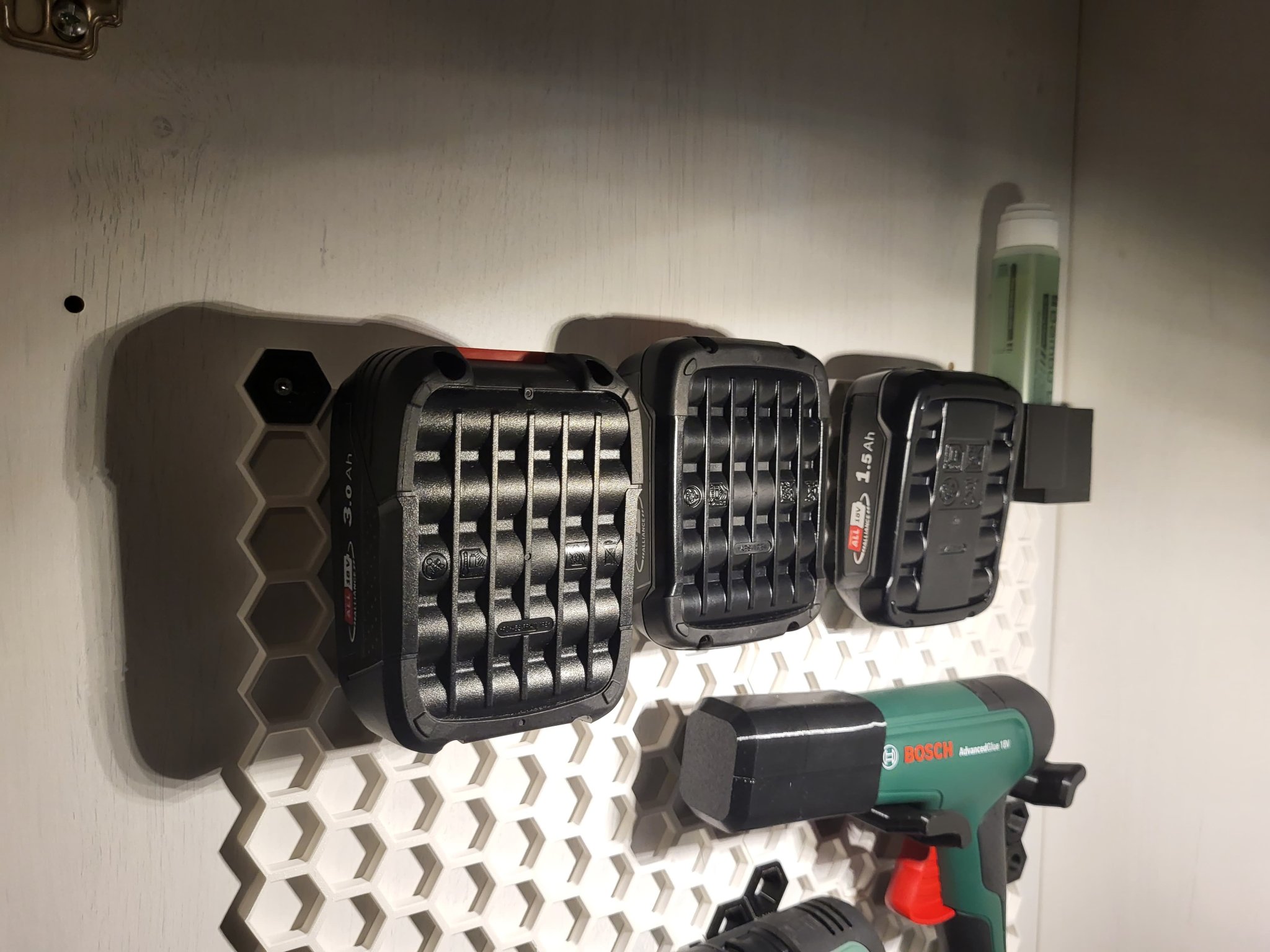 Giá đỡ pin Bosch 18V cho DIY