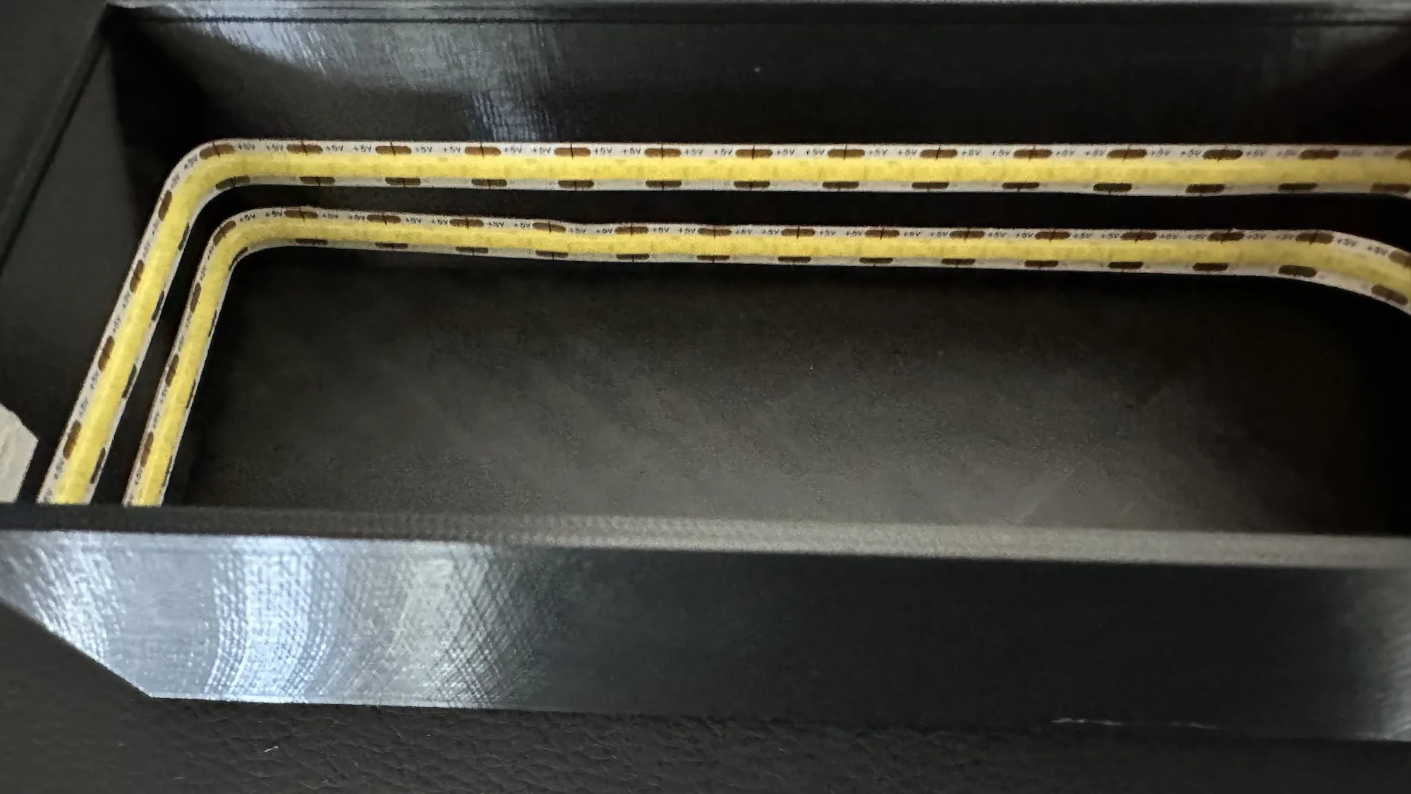 Hộp đèn ON AIR với đèn LED dải tự dính