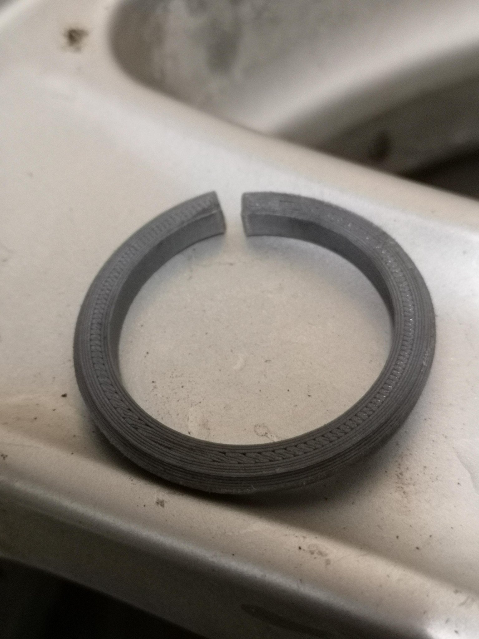 Nắp bánh xe 57mm với logo Toyota và lò xo thay thế