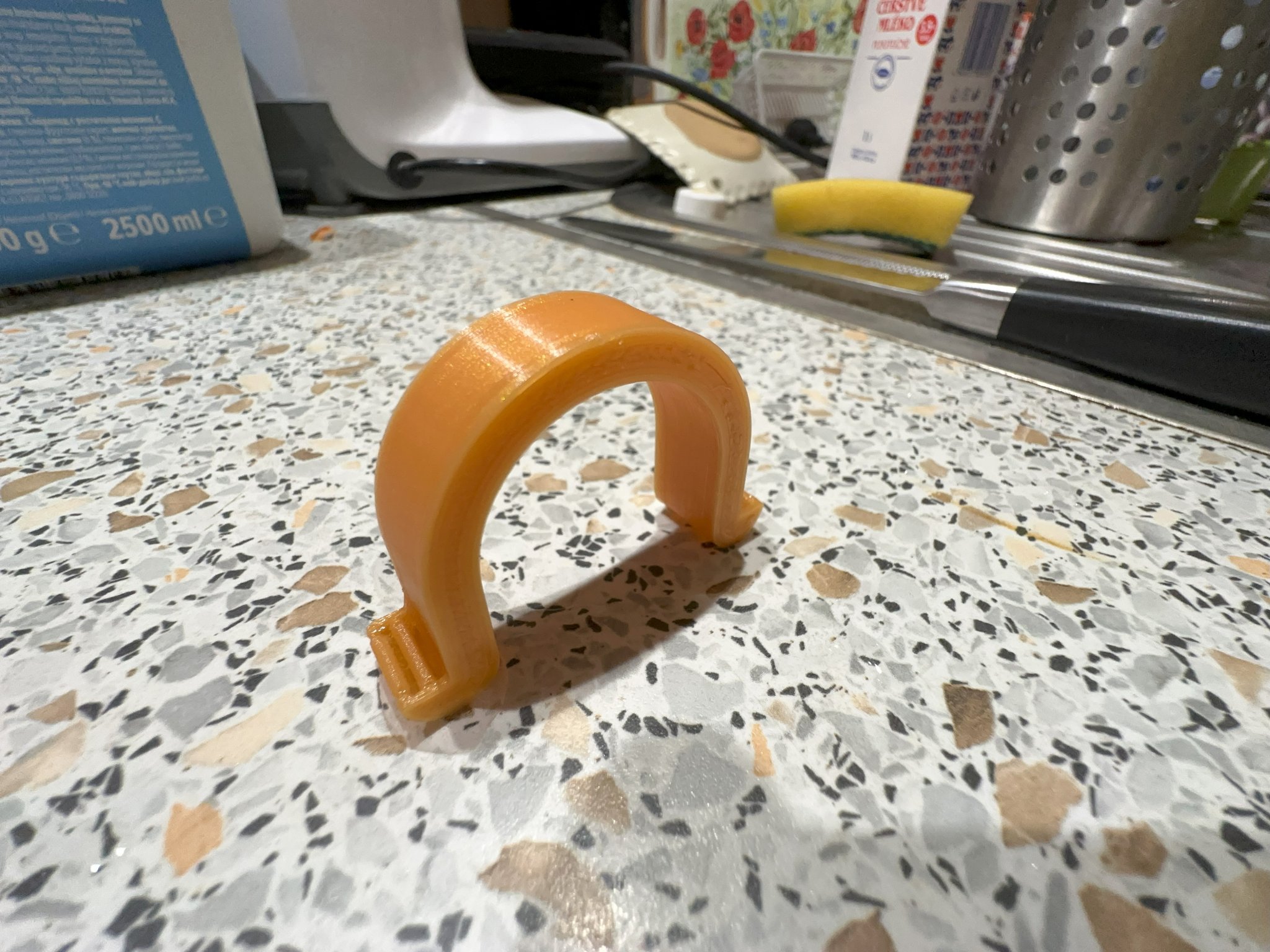 Bộ điều chỉnh mức nước giữa hai bình chứa