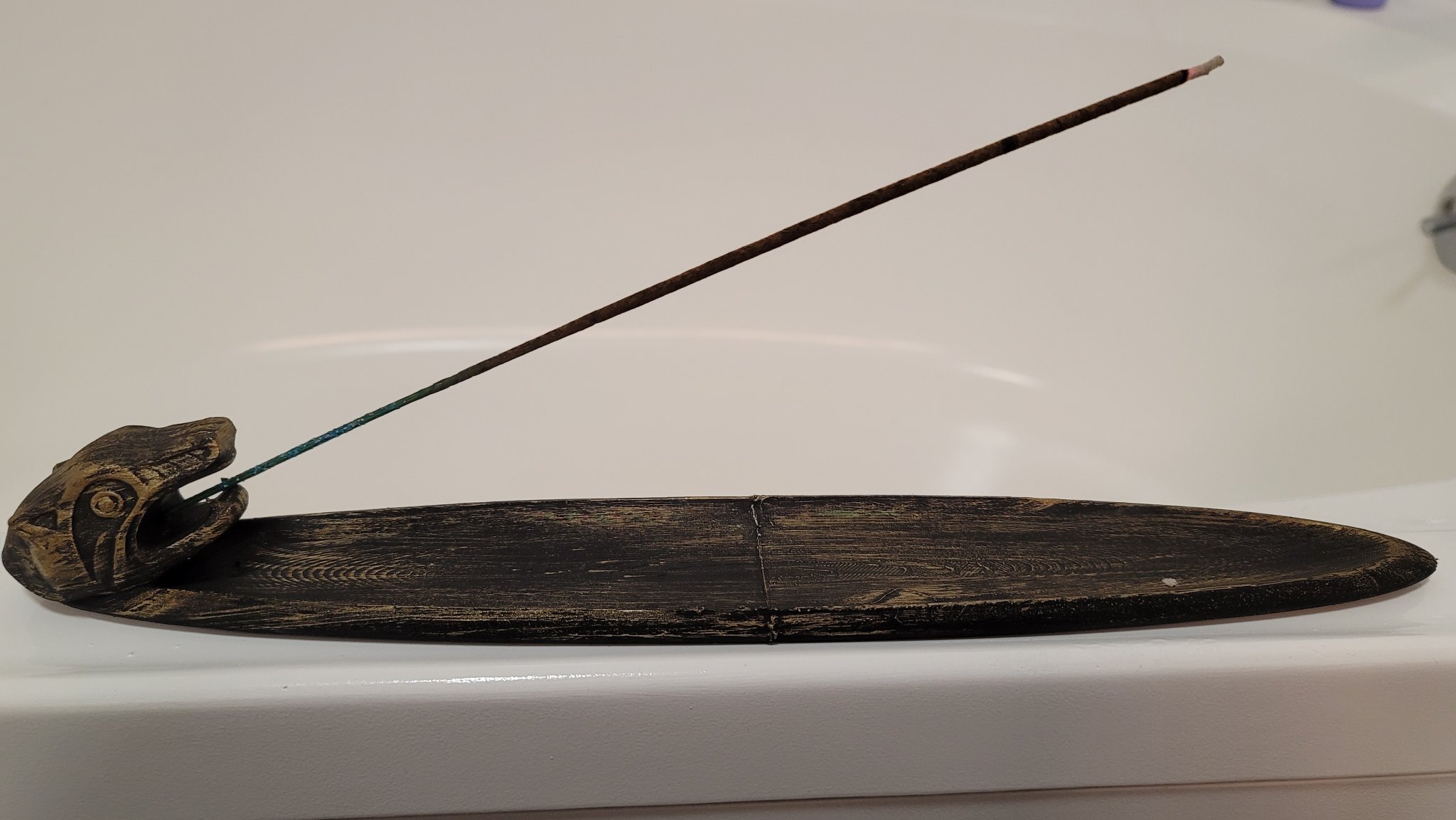 Lò đốt hương hình Wolverine đơn giản