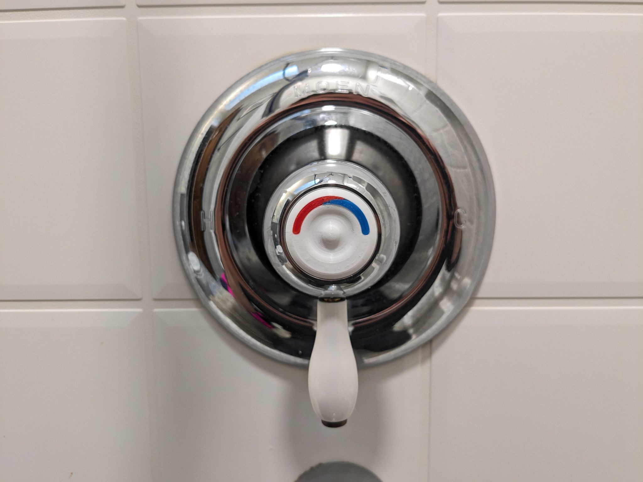 Nắp trung tâm vòi tắm Moen