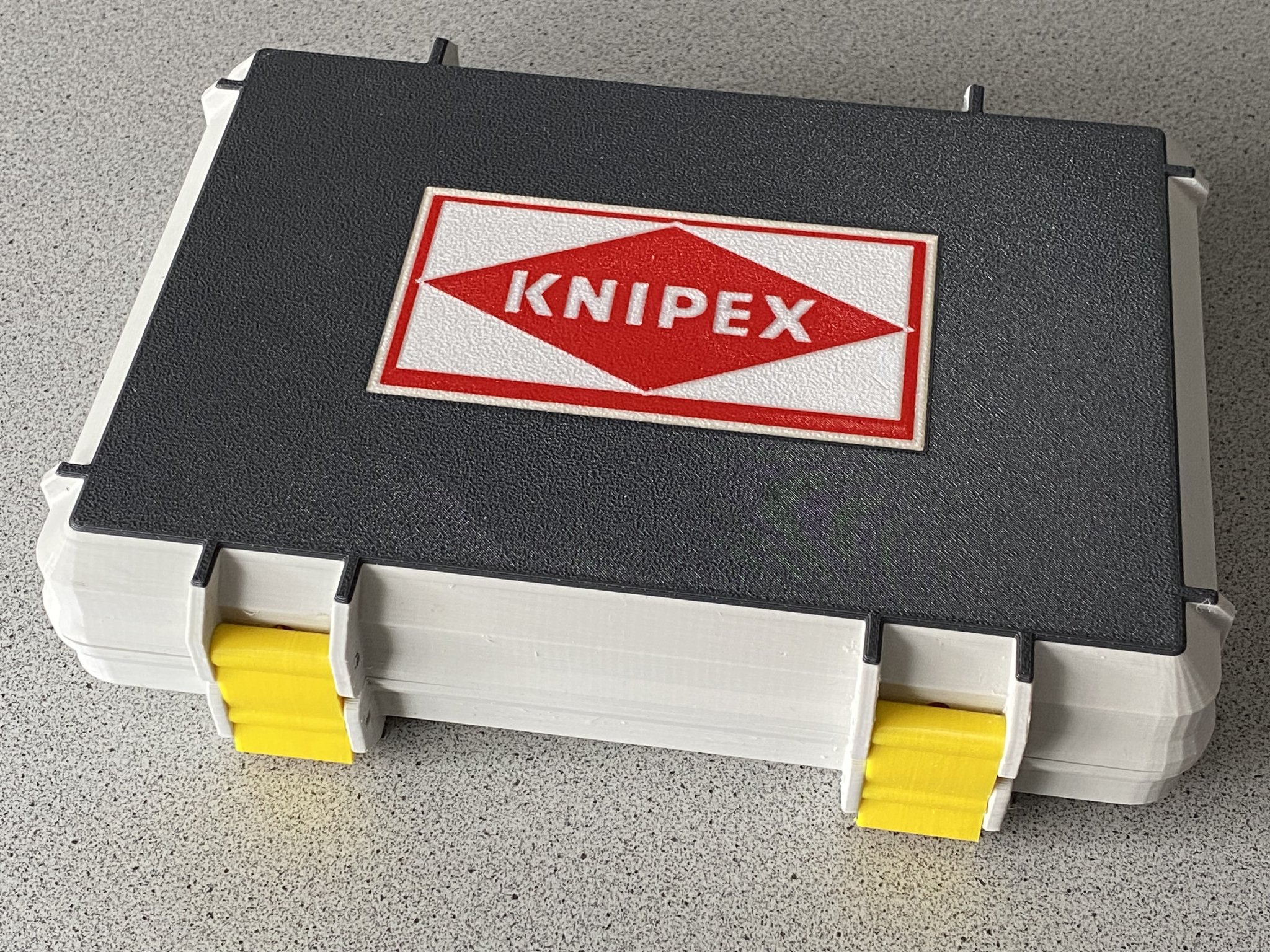 Bộ kìm Knipex trong hộp đựng tiện lợi